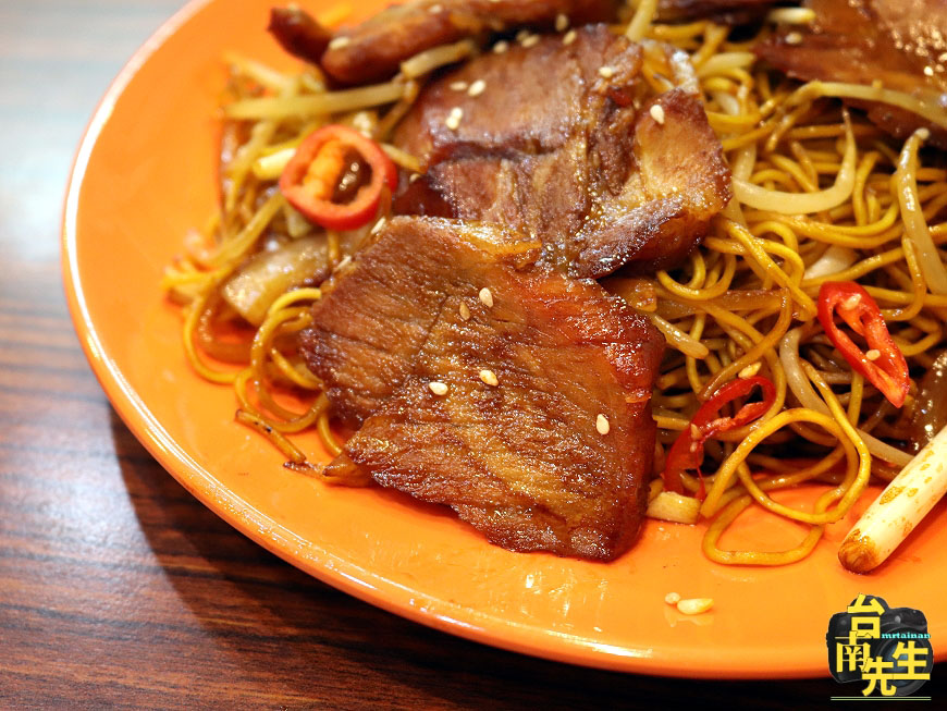 台南港式料理/只賣晚餐到宵夜時段/嚴選食材現點現做/自製備料不用半成品/傳承香港師傅手藝/飯店茶餐廳等級菜色/平價消費物超所值