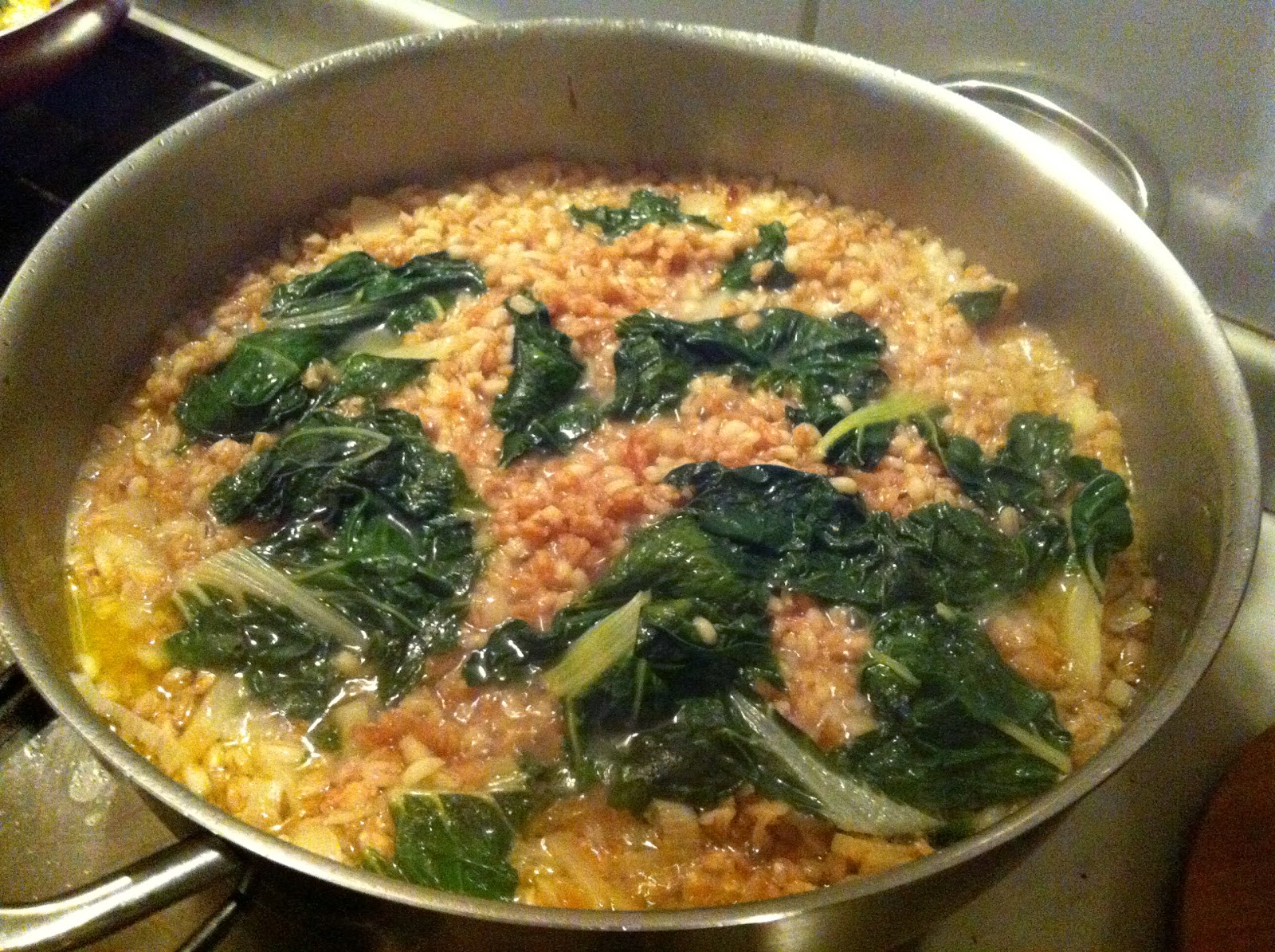 zuppetta di farro e orzo con le bietole