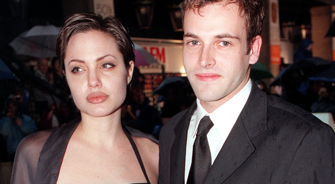 Angelina Jolie returns to ex-husband Jonny Lee Miller's apartment