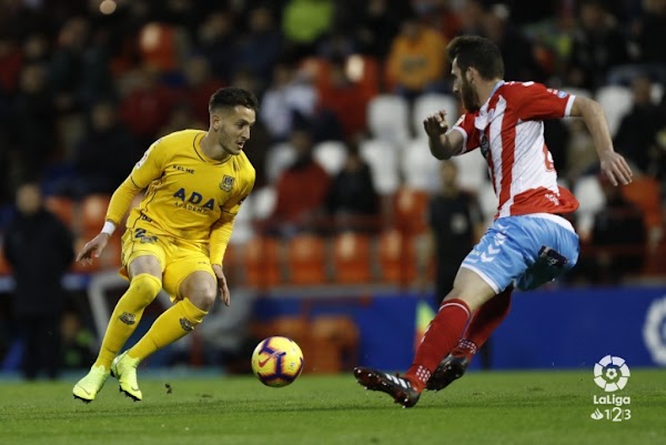 El Málaga sale de los puestos de ascenso a Primera