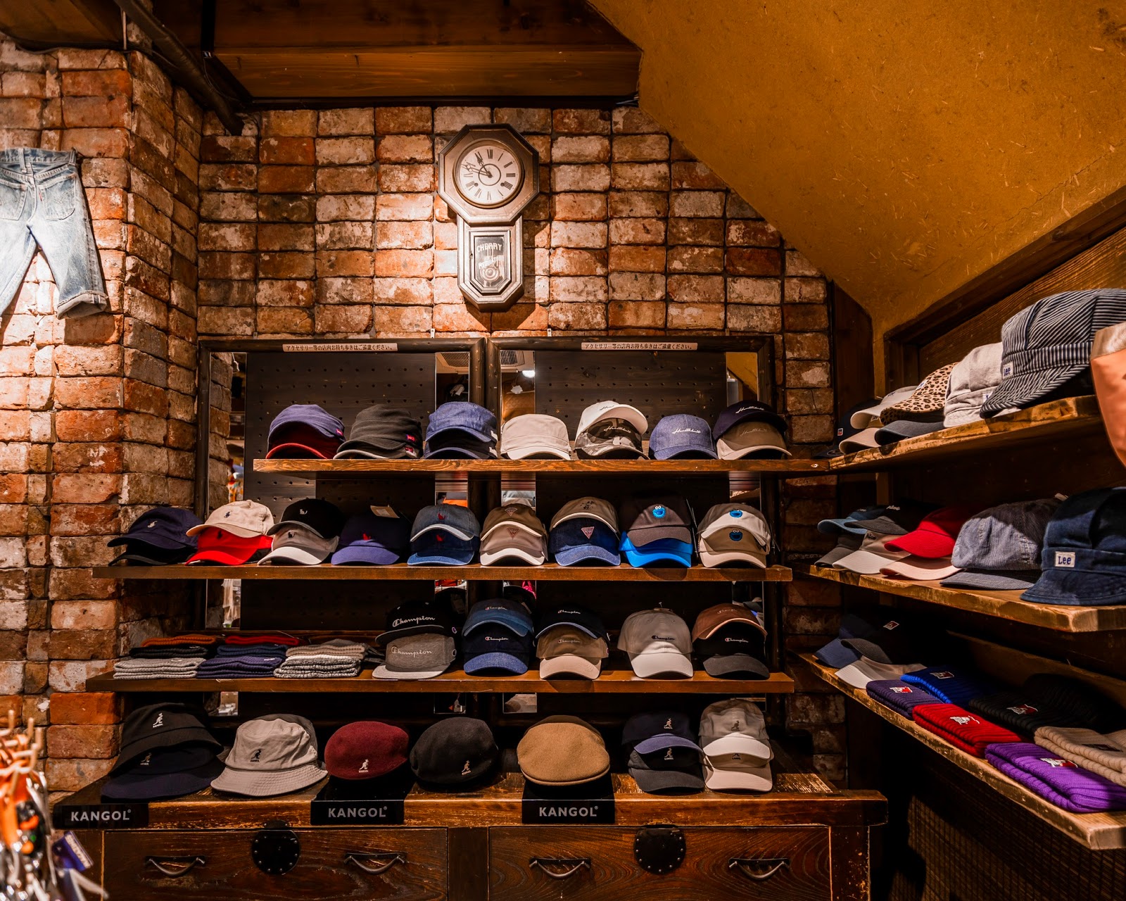 The Best Souvenir Shop in Ueno MAGAZINES Stella Lee ☆ Indonesia