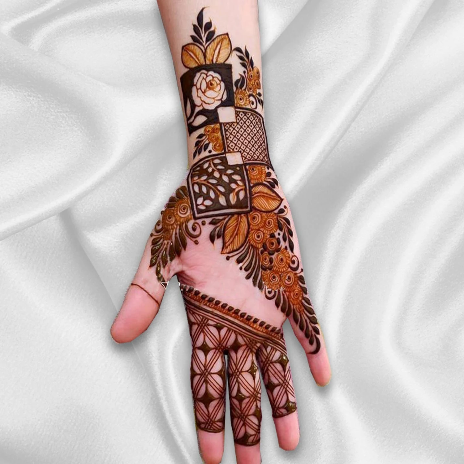 Mehndi Designs – Beautiful Simple Mehndi Designs # i36