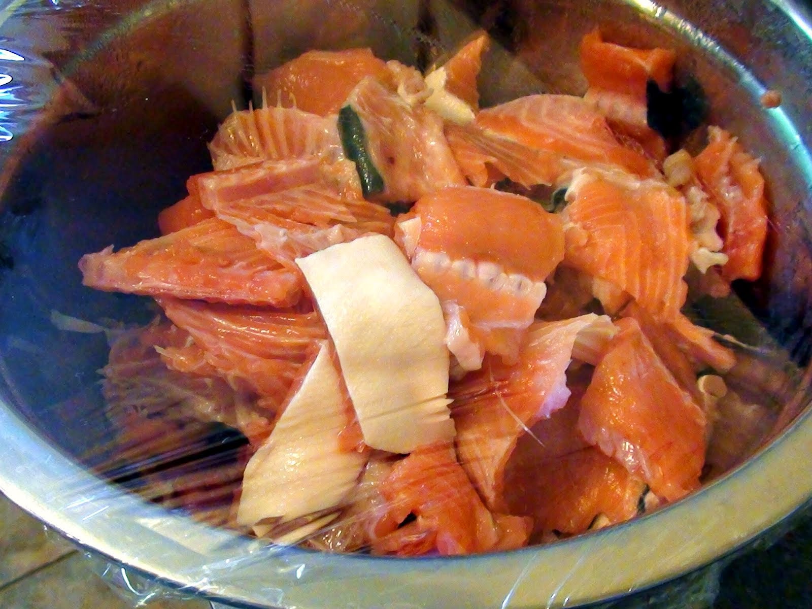 zsuzsa is in the kitchen CANNING SALMON