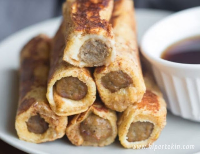 FRENCH TOAST SAUSAGE ROLL-UPS