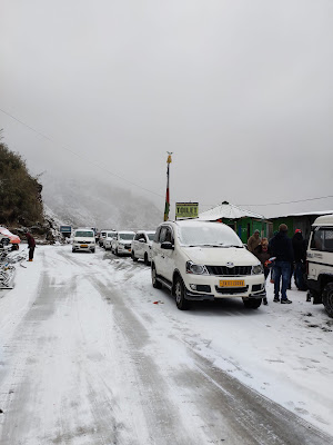 Nathu la Pass, snow-fall at nathu-la, नाथुुुुु-ला बॉर्डर, सिक्क्मि