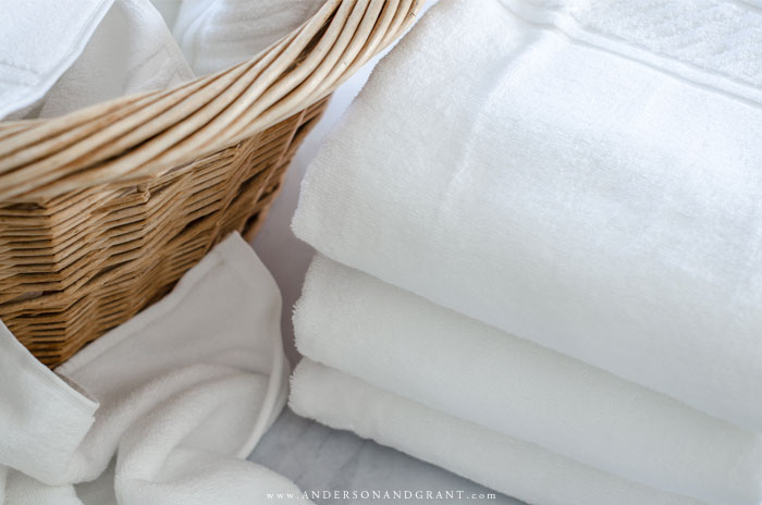 Simple ways to fold bath, face and hand towels 