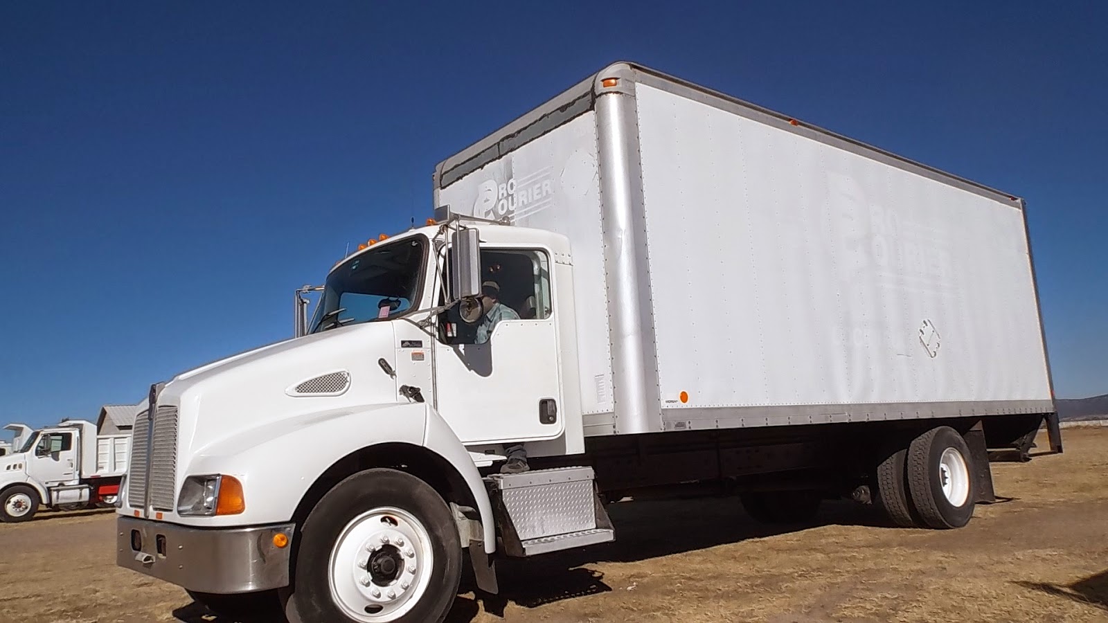MAQUINARIA AGRICOLA INDUSTRIAL: Rabón KENWORTH 230HP, 430mil Millas ...