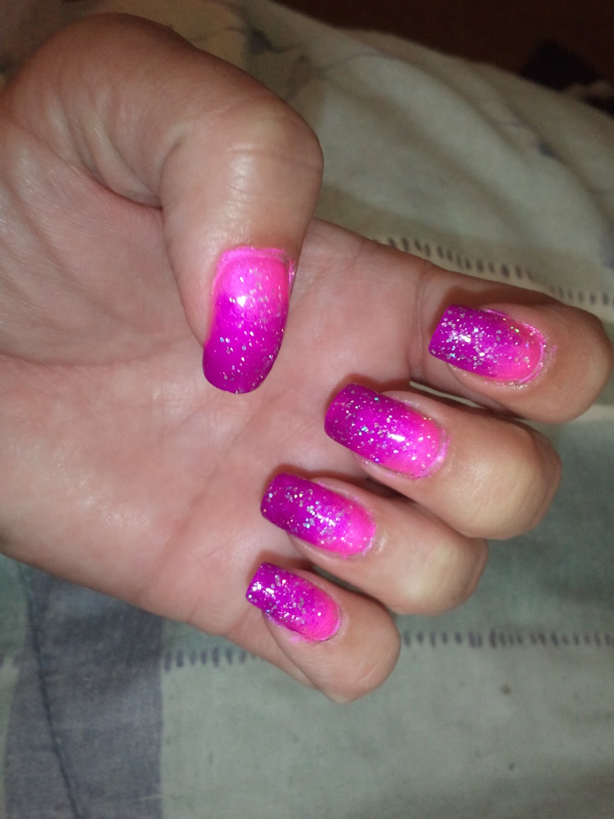 Glittery Fingers & Sparkling Toes: Neon Gradient / Ombre