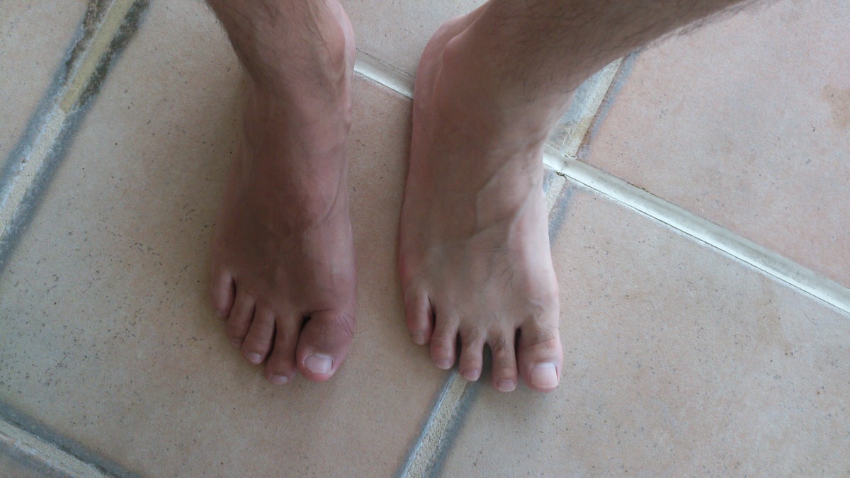 イタリア人と日本人の足型の比較