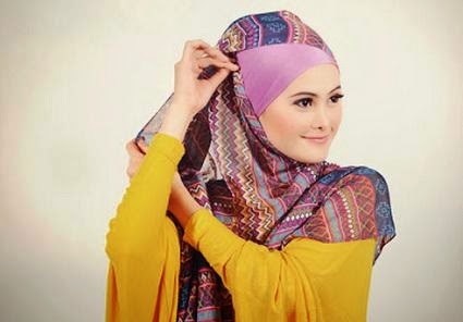 Tips Cara Memakai Hijab Pashmina Simple Dan Modis ~ Ayeey.com