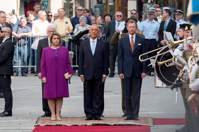 Президент португалии в магазине