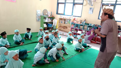 Undang Pendongeng, Peserta Didik TK Mardisiwi Rejosari Semarakan Ramadhan 1442 H