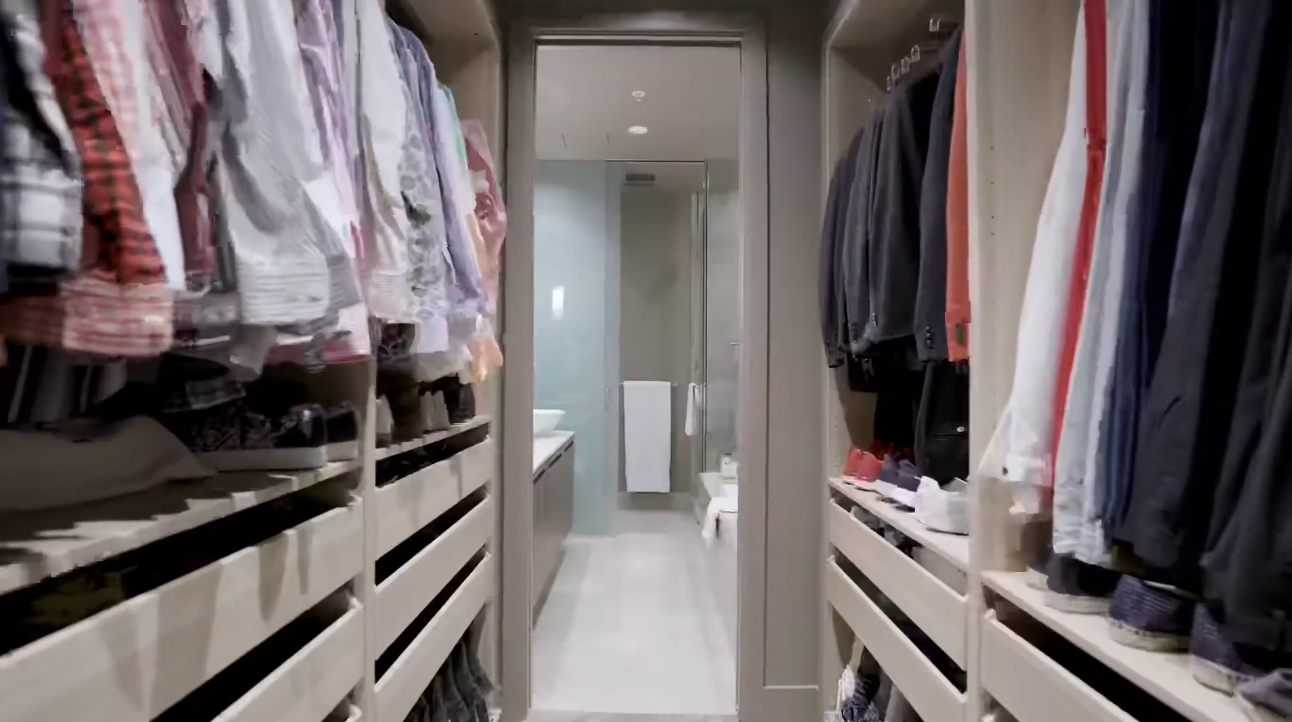 28 Photos vs. 1128 West Georgia Street #4901, Vancouver vs. Luxury Condo Interior Design Tour