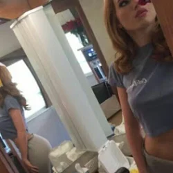 Bella Thorne - Caliente Foto 24