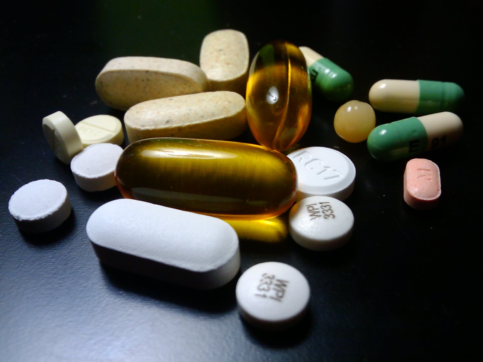 Аминокислоты применяются. Таблетки лекарства. Лекарства на основе аминокислот. Аминокислоты в медицине. Аминокислоты в медицине препараты.