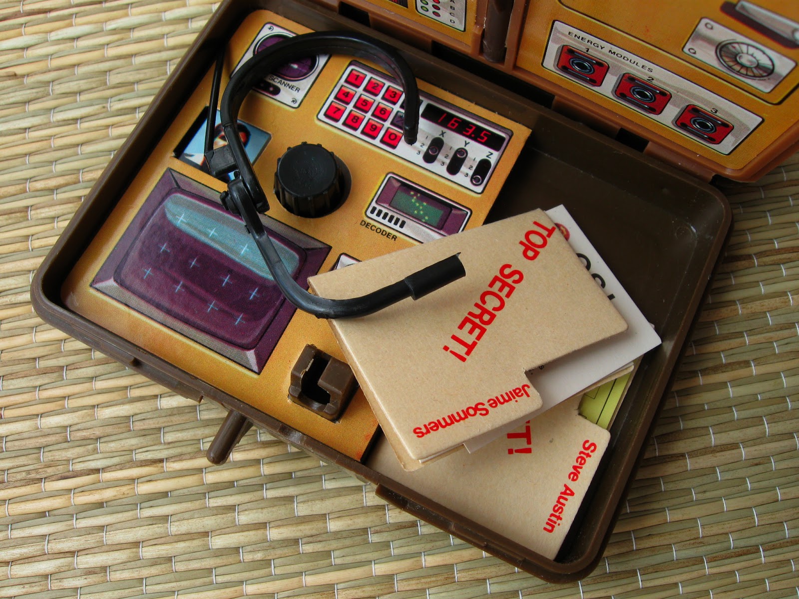 Dolce's Closet: Childhood Flashback: Oscar Goldman