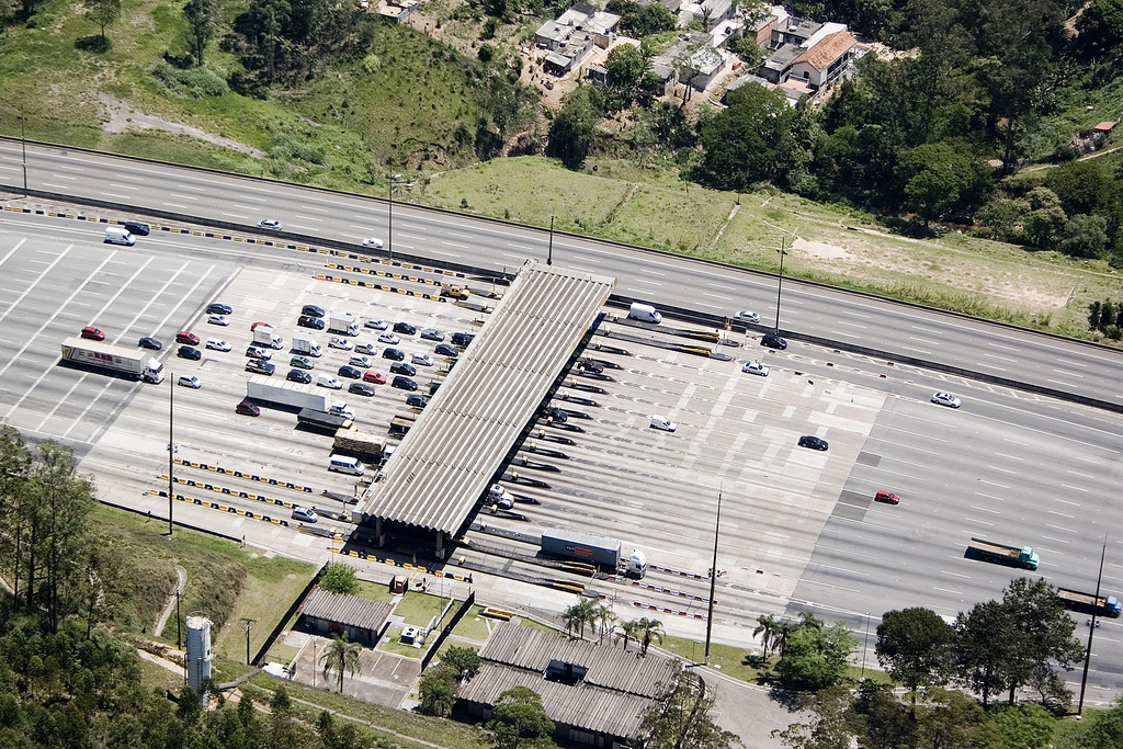 Pedágio de estradas federais concedidas na gestão Lula pode ter alta de 25% 1 Fernando%2BStankuns%2Bon%2BVisualHunt