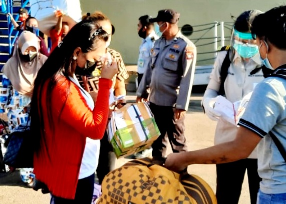 Arus Penumpang KM.Kelud di Batam, Turun 202 Orang dan Naik 324 Tujuan Medan Arus Penumpang KM.Kelud di Batam, Turun 202 Orang dan Naik 324 Tujuan Medan