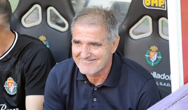 Oficial: Valladolid, deja el equipo el técnico Paco Herrera