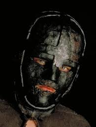 الرجل ذو القناع الحديدي !