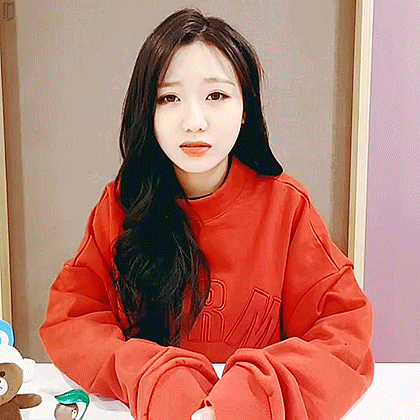 러블리즈 수정이가 삐졌을때.gif | 인스티즈