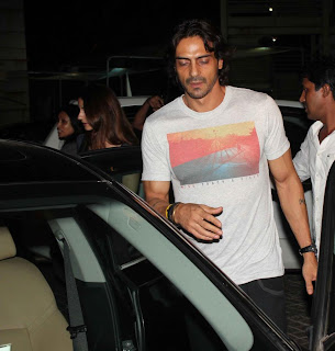  Arjun Rampal & Suzanne at the screening 'Iron Man 3'