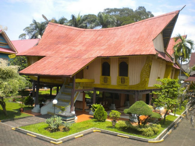 Rumah Adat Melayu Riau