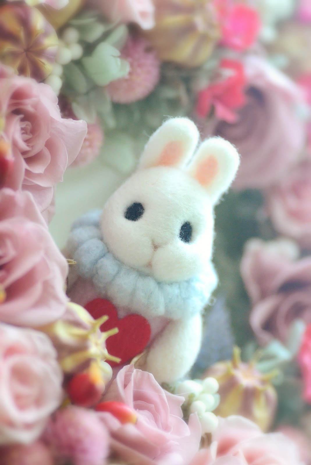 Nozomi Crafts Alice in Wonderland White Rabbit in Flower Wonderland