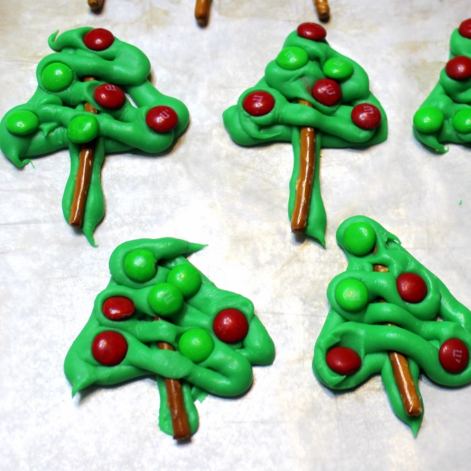 52 Ways to Cook Pretzel White Chocolate Christmas Trees 52 Holiday