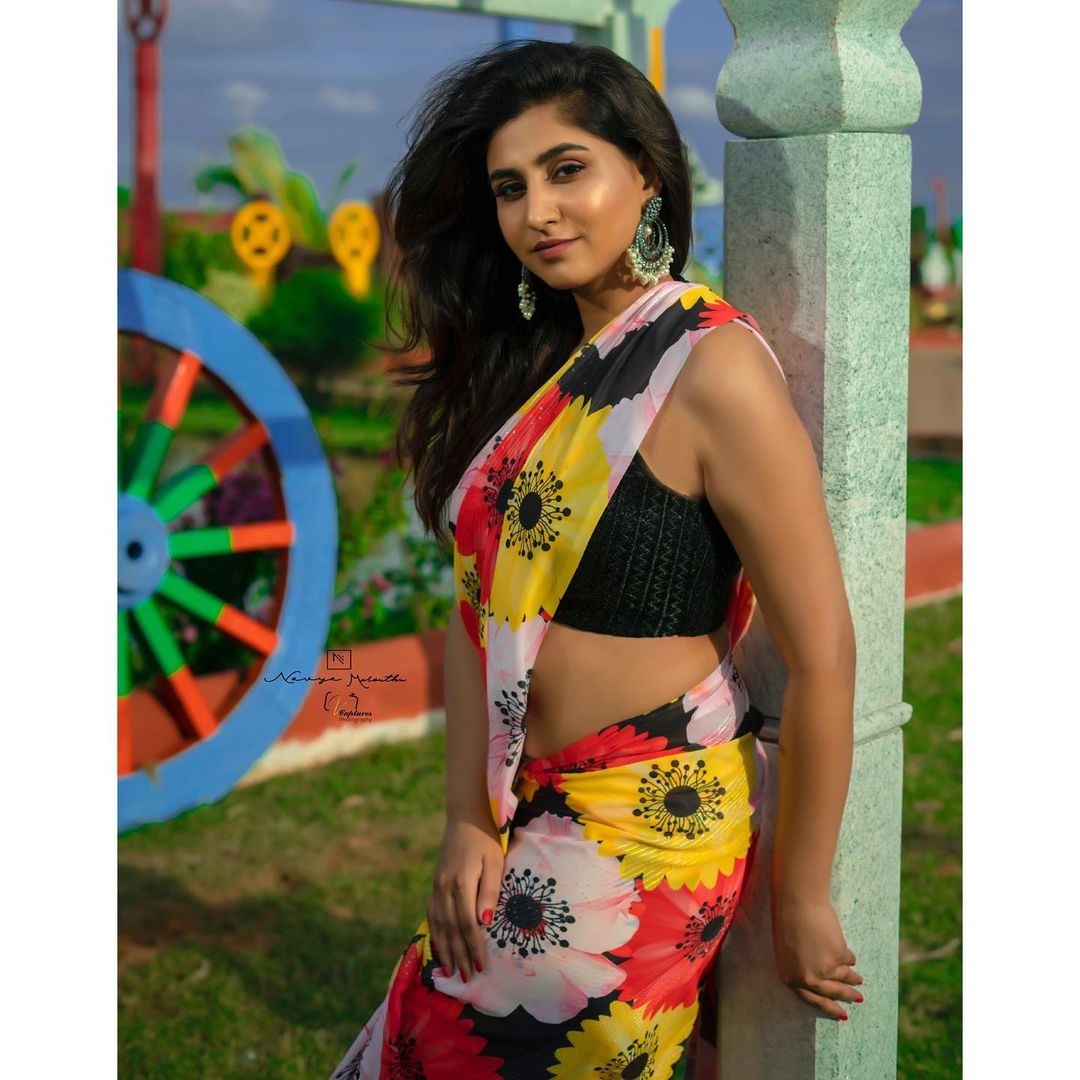 Varshini sounderajan floral design saree pics