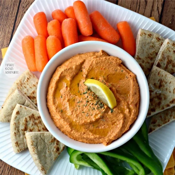 Easy Roasted Red Pepper Hummus