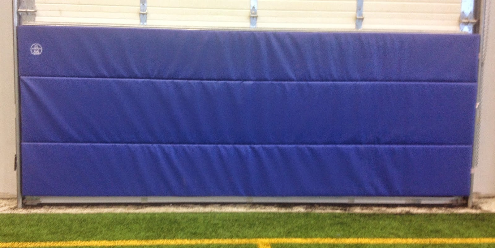 LAURENTIAN ATHLETICS Canadian Manufacturers of Quality Sports