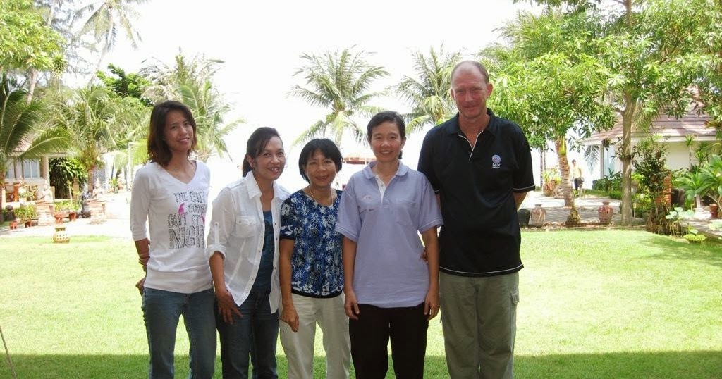 Thai Box Jellyfish Officials On Koh Samui