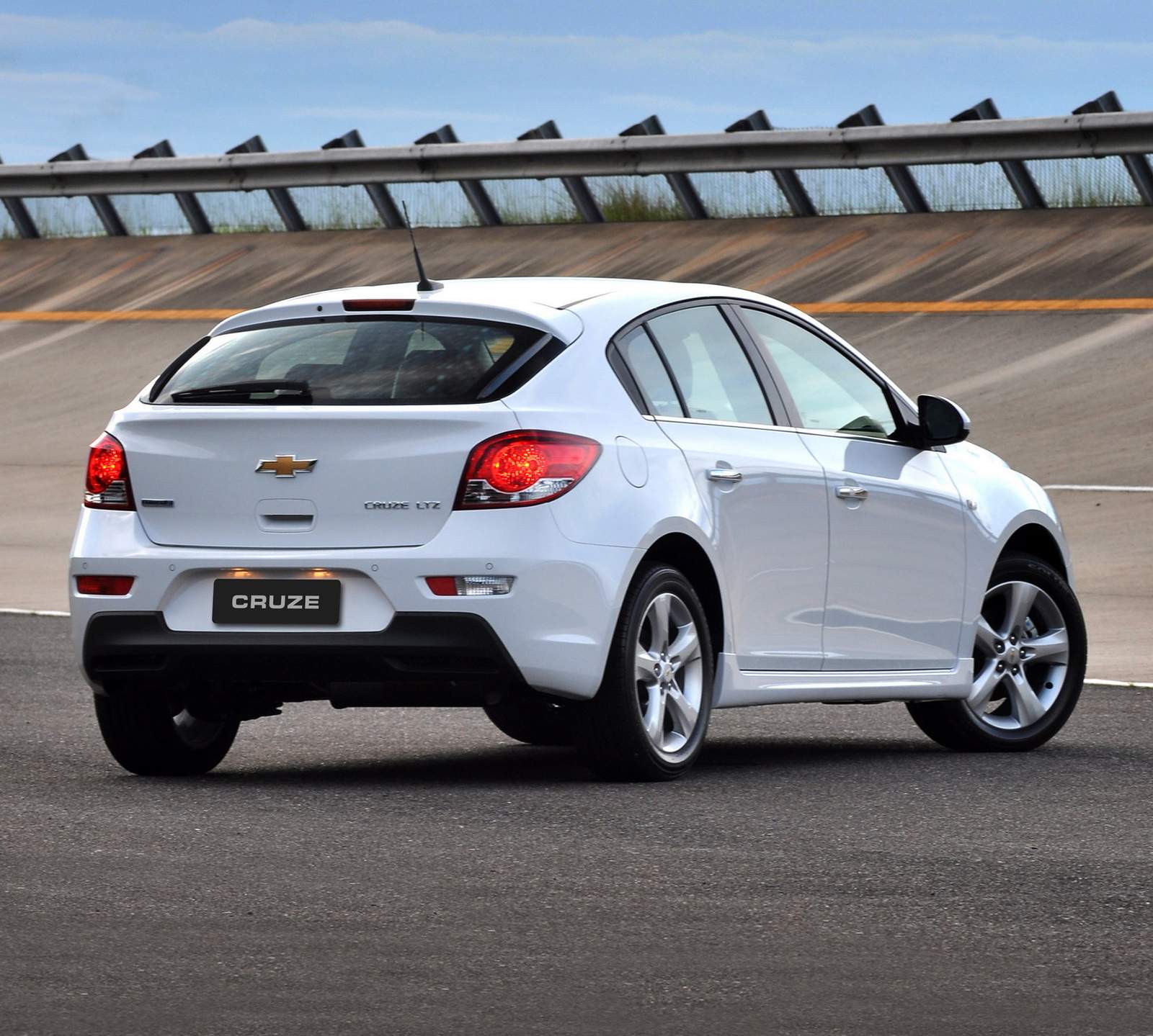 List 104+ Images pictures of the chevy cruze Updated