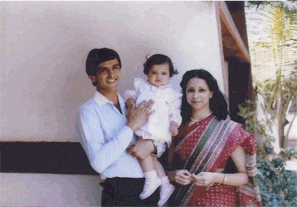 Bollywood Actress Deepika Padukone Childhood Pic with Father Prakash Padukone | Bollywood Actress Deepika Padukone Childhood Photos | Bollywood Actress Deepika Padukone Real-life Photos & Mother Ujjala Padukone