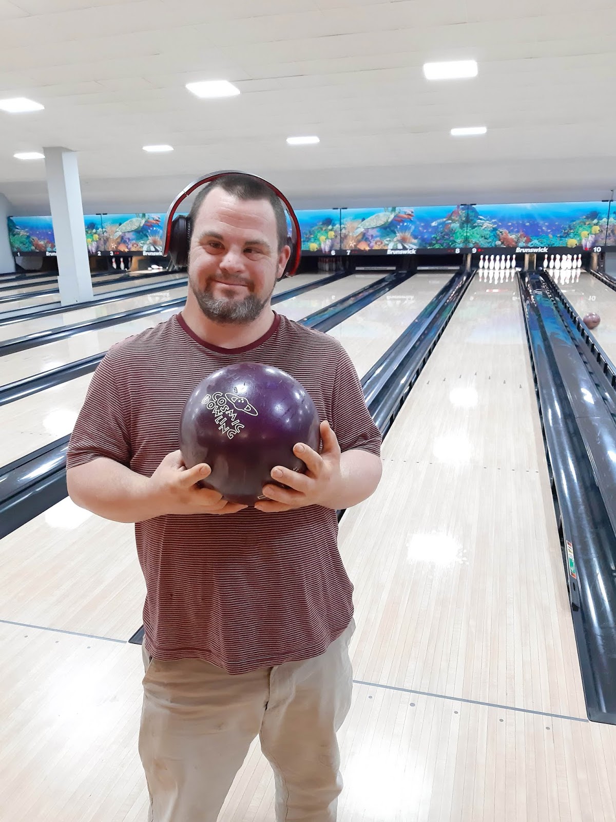 JollyDays Supported Holidays Bowling & Pool Competition with Nick