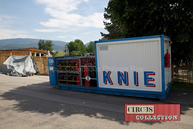 le container magasin des bonbons de gaz du Cirque Knie 