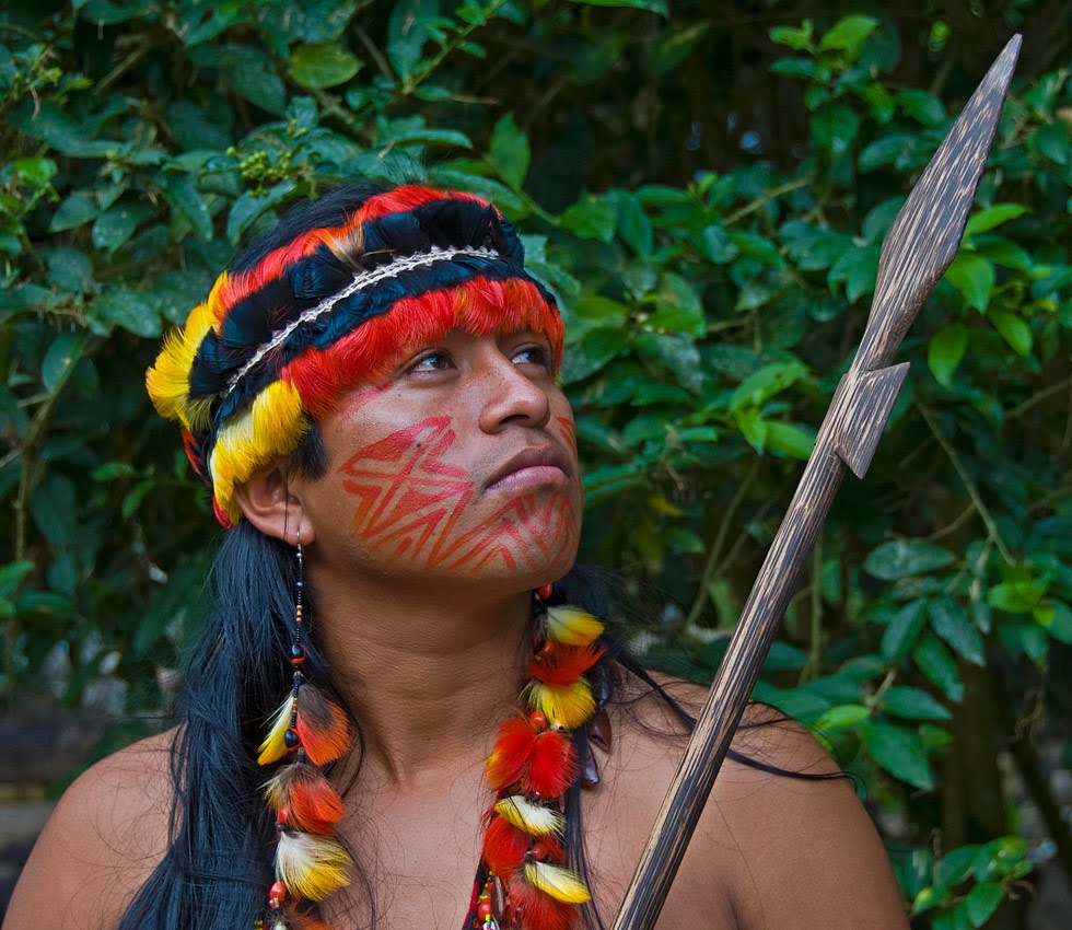 Мир наизнанку эквадор. Сельва Южной Америки индейцы. Племя Матис Амазонка. Мир наизнанку Бразилия племя Яномами.
