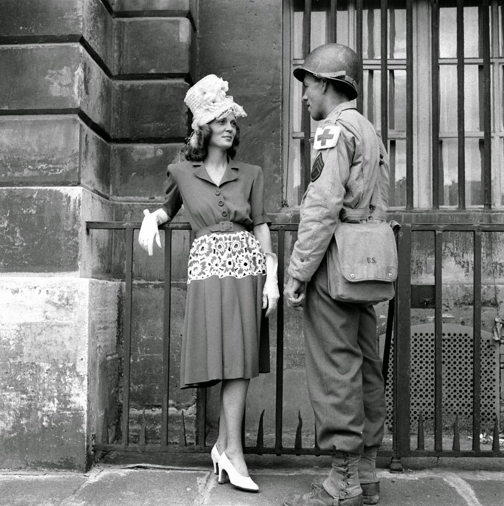 La magnifique mode féminine dans le Paris de l'après-libération, 1944 ...