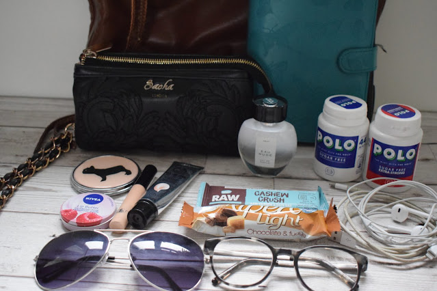 What's inside my bag contents