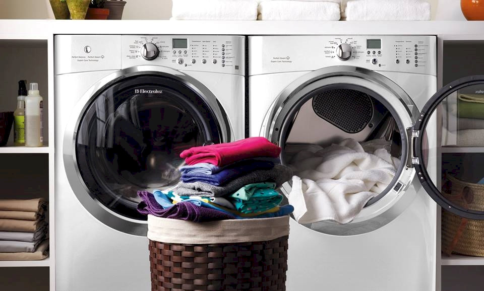 Cách bảo quản quần áo len