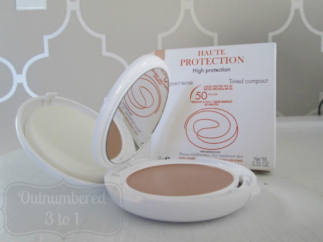 Avene USA open compact side view www.outnumbered3-1.com