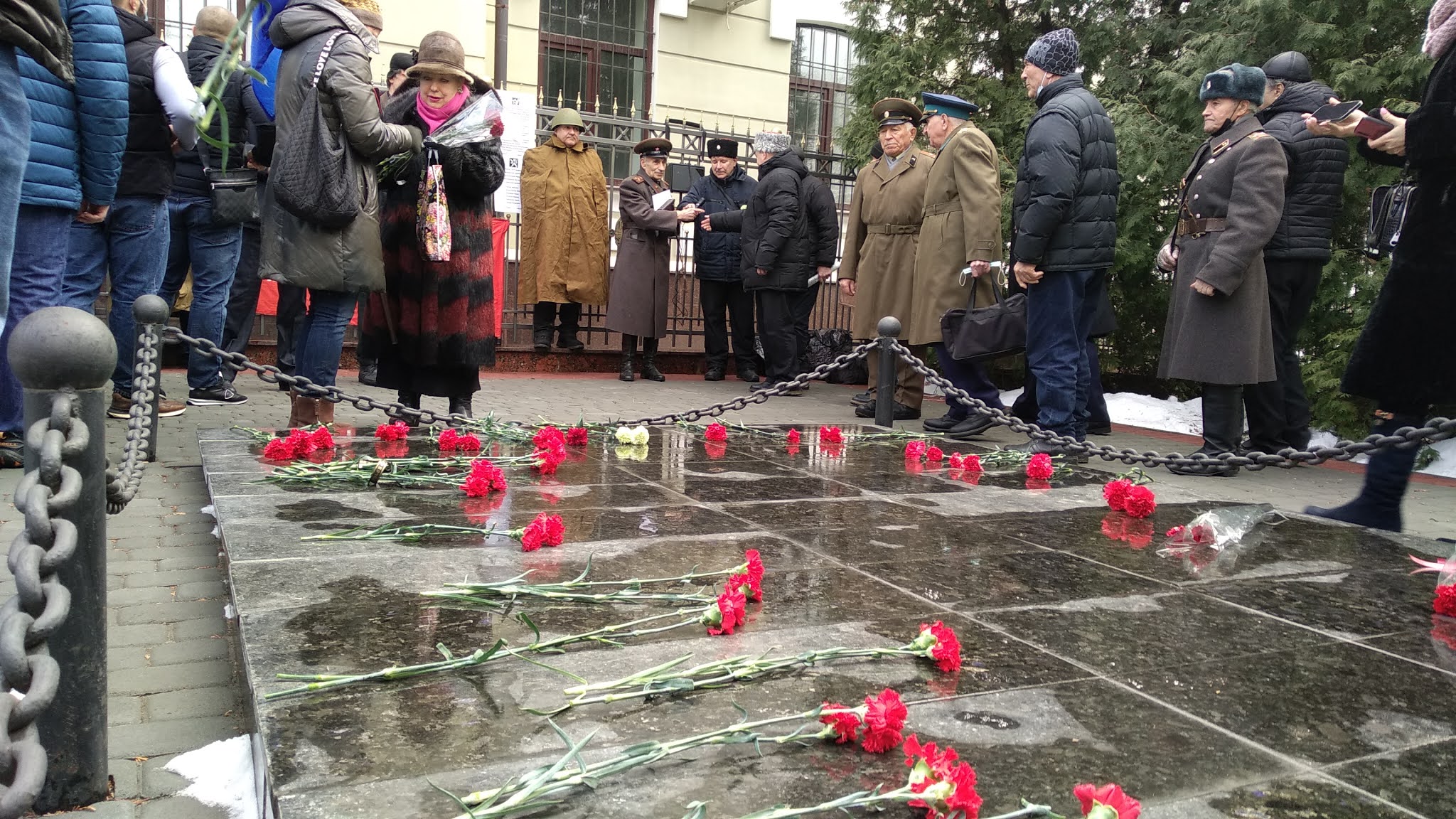 Трагедия в хатыни в 1943. Хатынь. Хатынь фото. Хатынь сожгли украинцы.