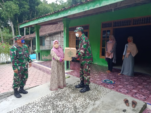 Jelang Idul Fitri, Danrem Berikan  Bingkisan untuk Warakawuri