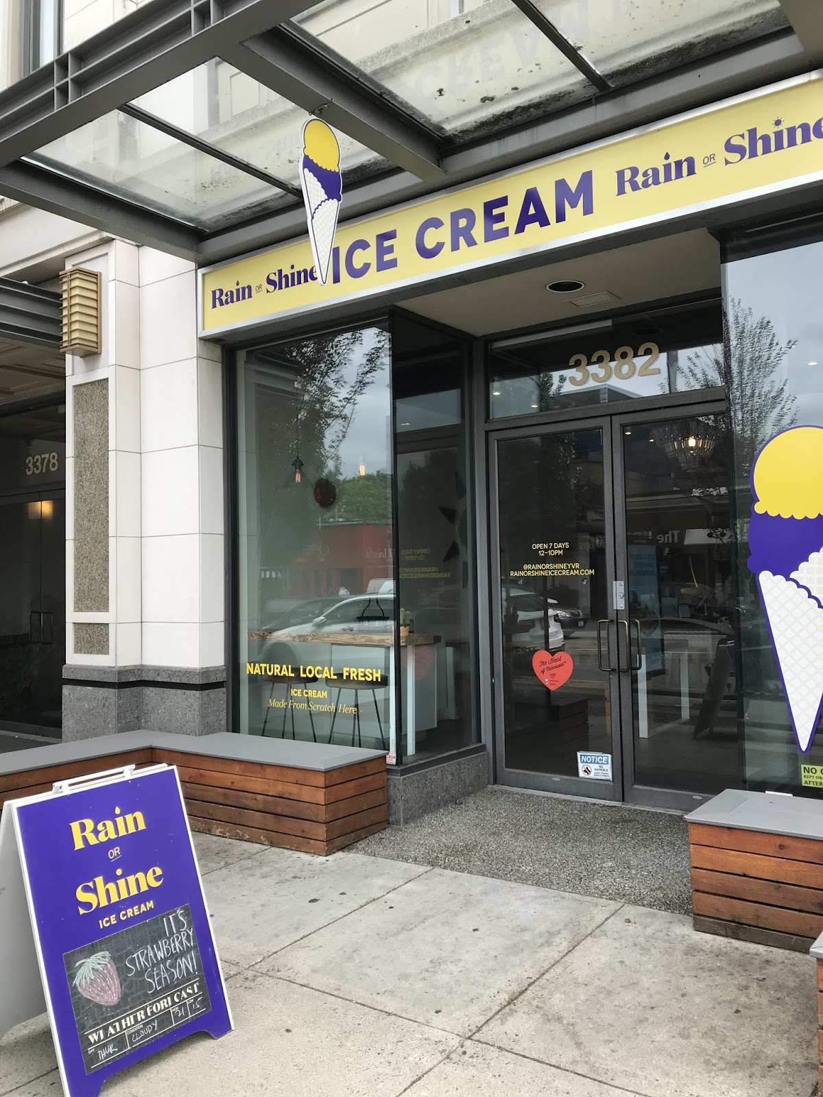 Milkshake at Rain or Shine Ice Cream Vancouver chichicho