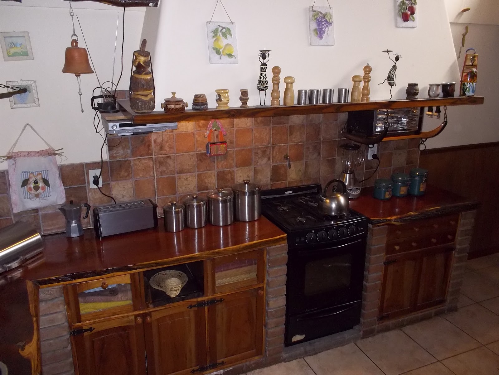 Remodelación y Mantenimiento de casas y negocios: Cocina rústica estilo