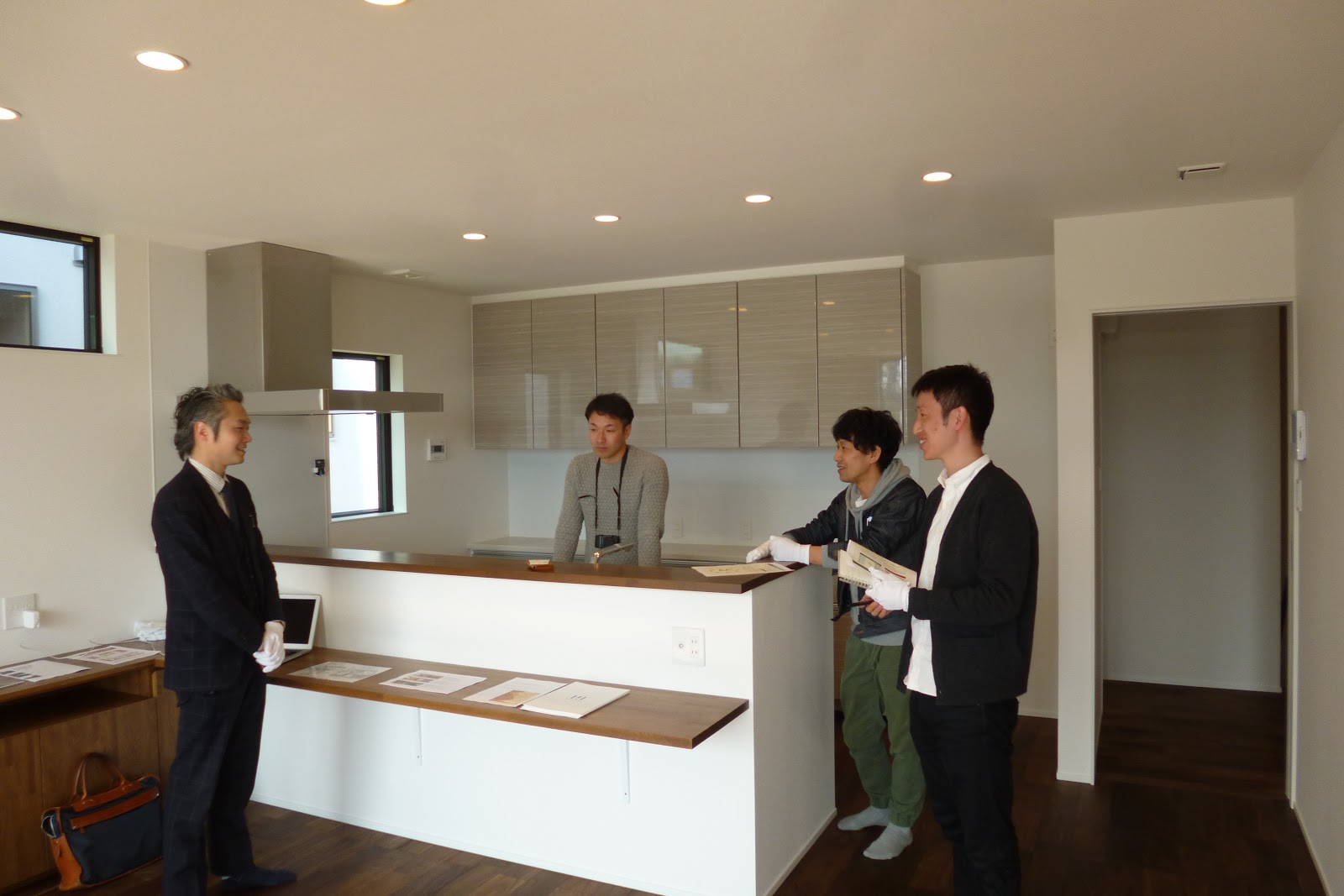 エスネル 豊かな暮らしを送る秘密 ケンチク探訪 10 一世紀住宅さん見学 地材地建