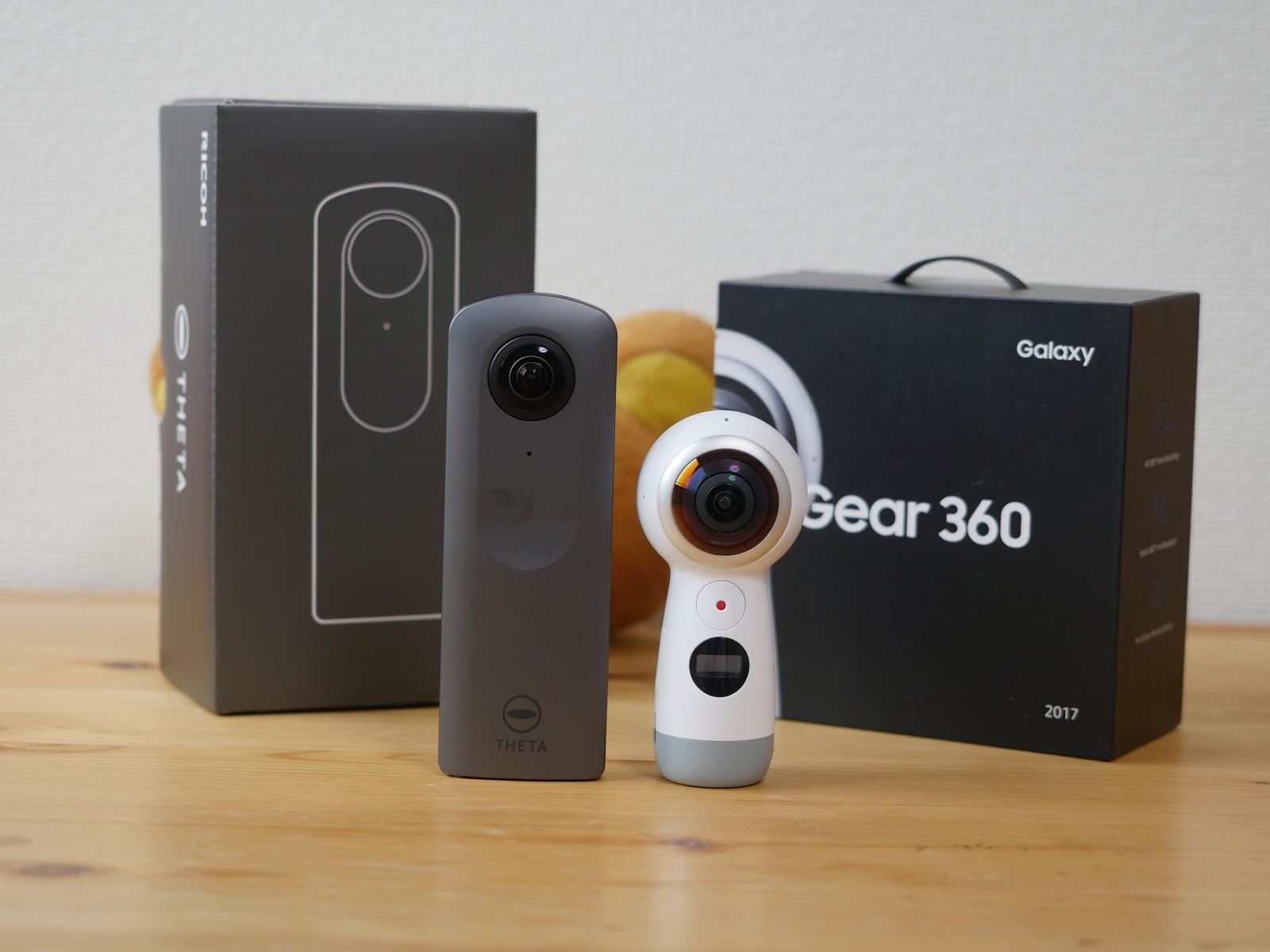 17年次世代360度カメラの画質性能を徹底比較 Ricoh Theta V Vs Insta360 One Vs Gear 360 17 Dronediy