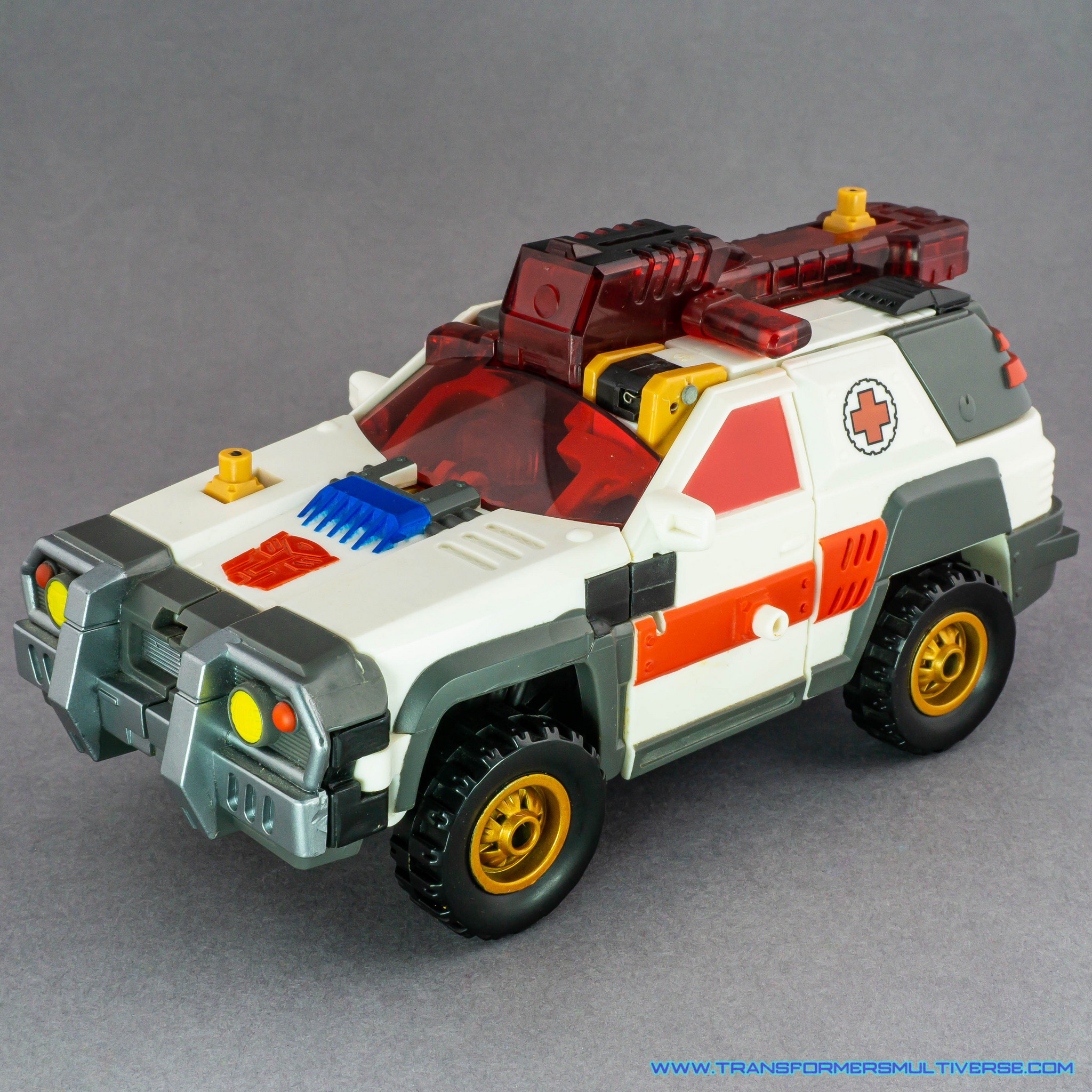 Transformers Armada Red Alert Nissan Patrol Rescue SUV mode alternate angle