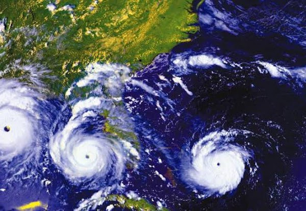3 ciclones estan apunto de impactar el planeta tierra. 3 ciclones estan apunto de impactar el planeta tierra.